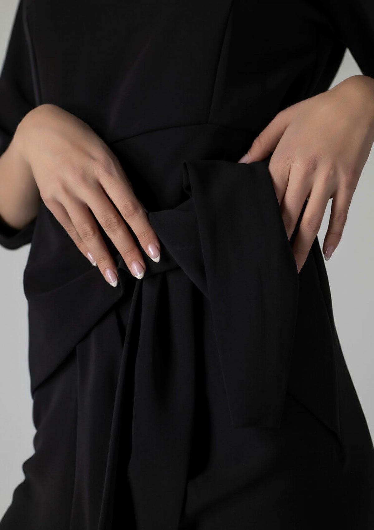 Products Рокля с детайлен колан в черен цвят Didro